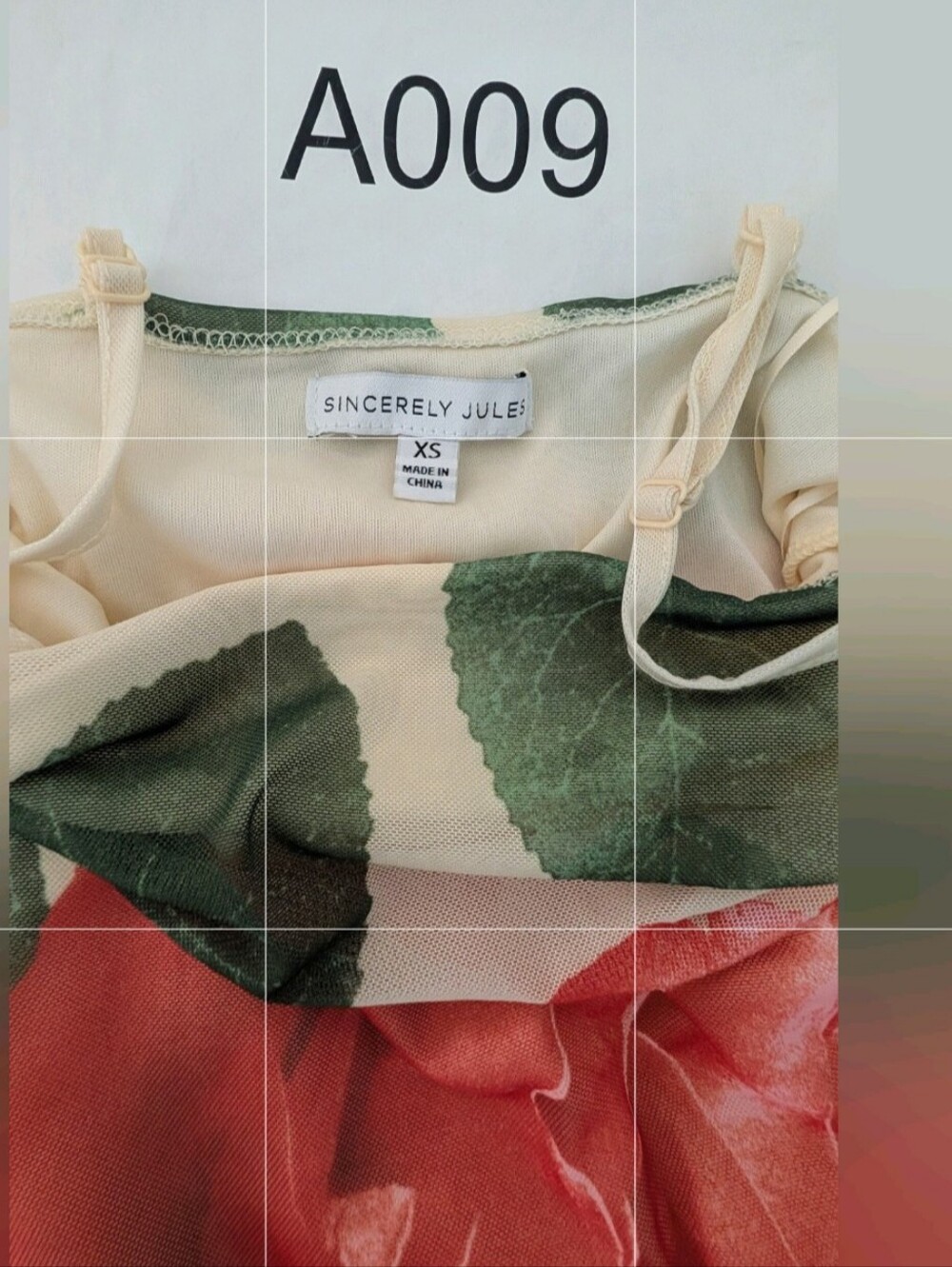 Sincerely Jules Cream Maxi Dress with Red & Green Floral Print Sz XS .Never Used - Picture 6 of 6